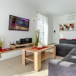 Races By Interhome بيت للعطل